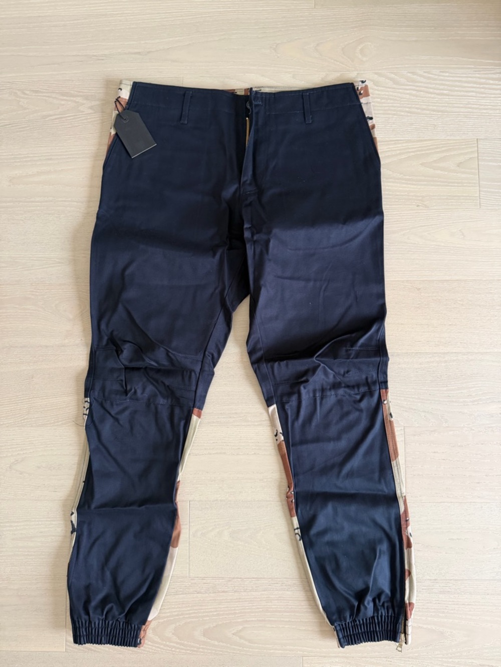 Kith Mercer II Men’s Navy and Desert Camo Jogging Trackpants size 32 Medium